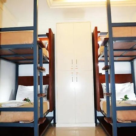 Townhouse Oak Vip Suites, Near Pnr Pasay Evangelista, Makati Manila Makati City Exteriör bild
