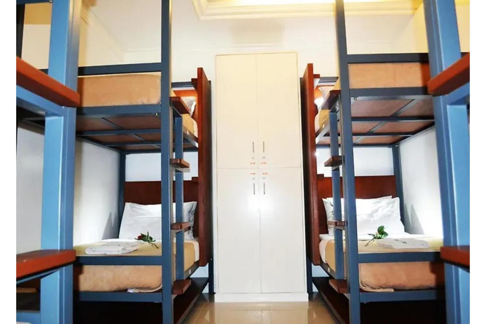 Townhouse Oak Vip Suites, Near Pnr Pasay Evangelista, Makati Manila Makati City Exteriör bild