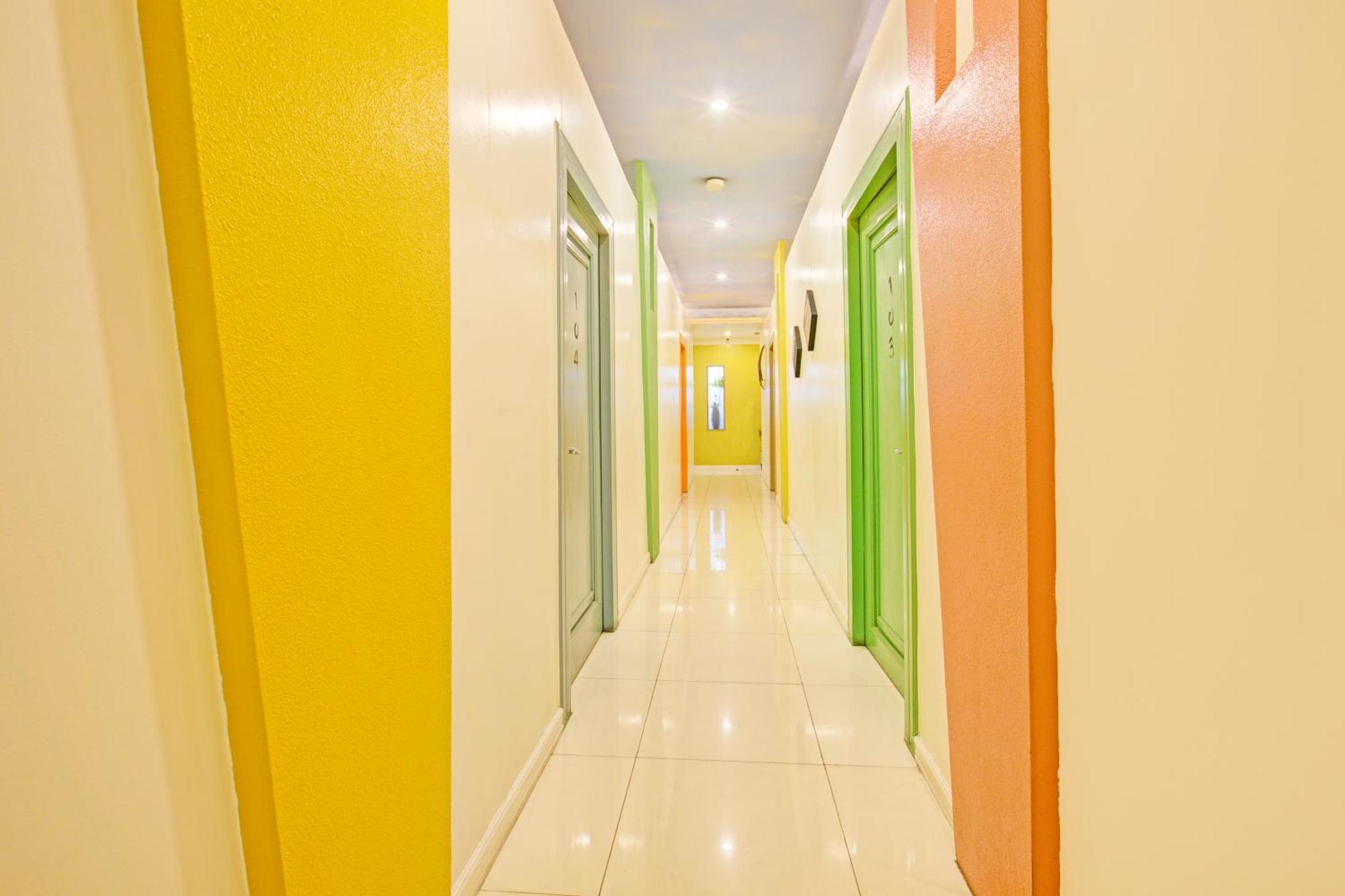 Townhouse Oak Vip Suites, Near Pnr Pasay Evangelista, Makati Manila Makati City Exteriör bild