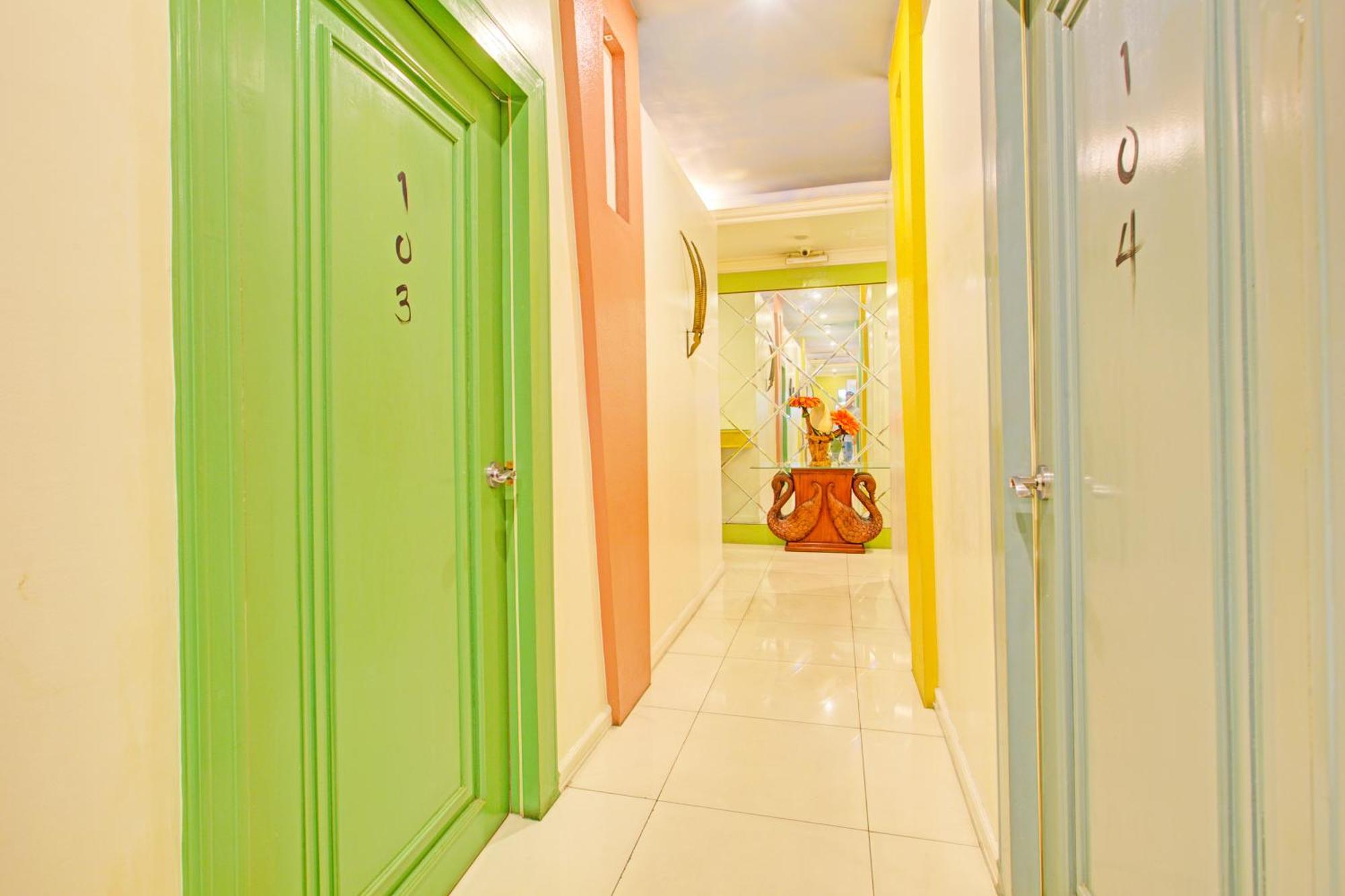 Townhouse Oak Vip Suites, Near Pnr Pasay Evangelista, Makati Manila Makati City Exteriör bild