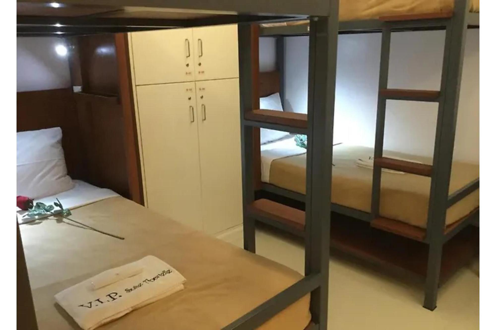 Townhouse Oak Vip Suites, Near Pnr Pasay Evangelista, Makati Manila Makati City Exteriör bild