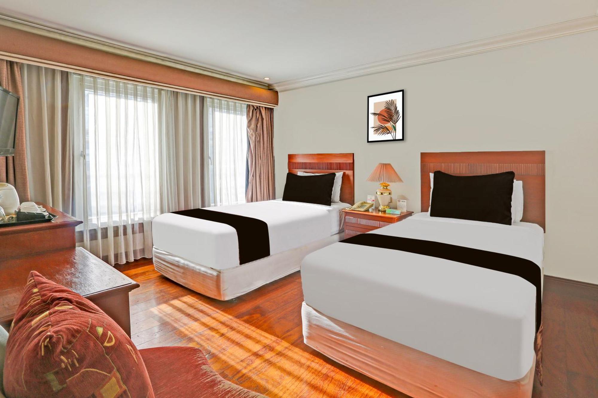 Townhouse Oak Vip Suites, Near Pnr Pasay Evangelista, Makati Manila Makati City Exteriör bild
