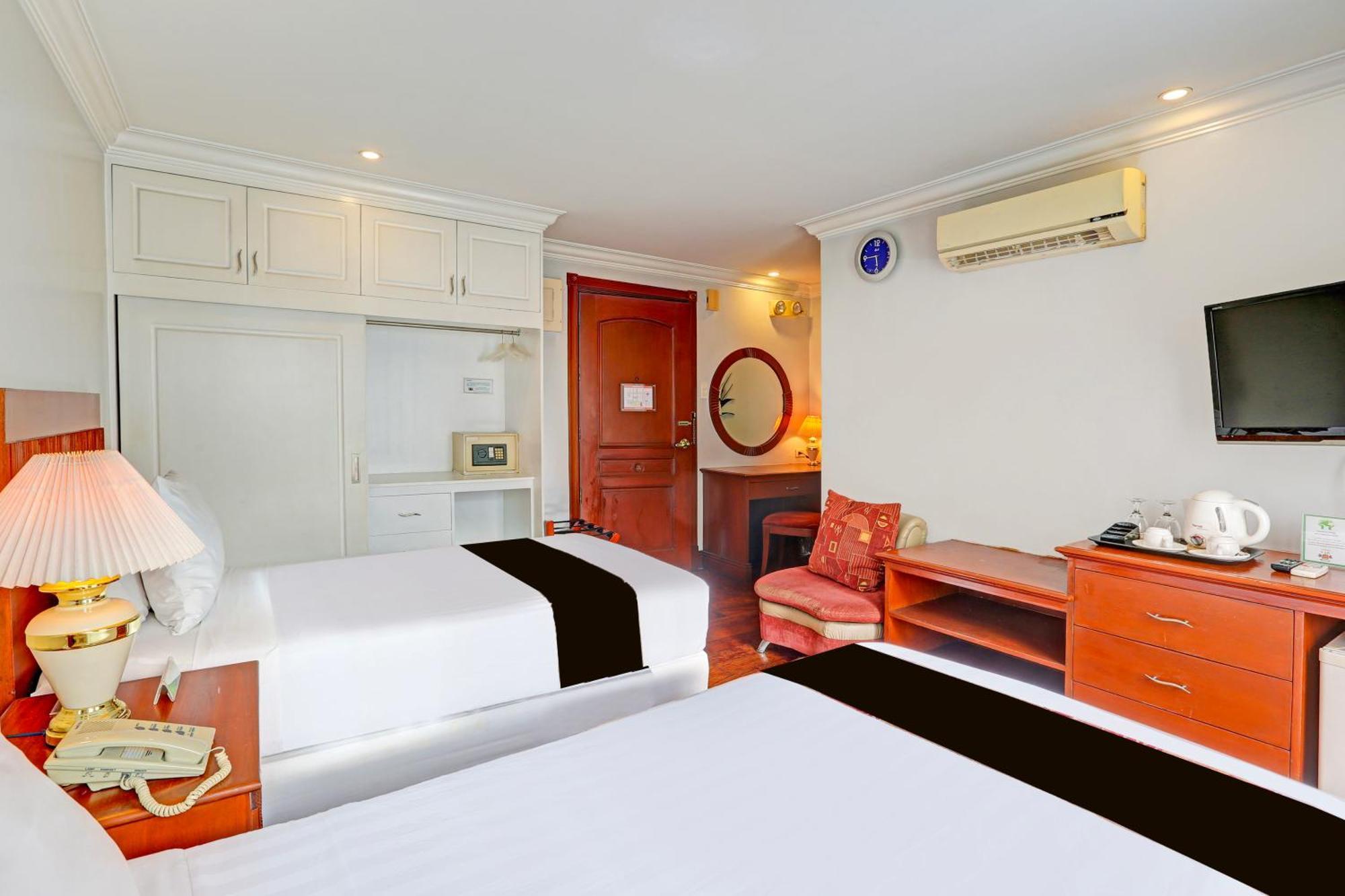 Townhouse Oak Vip Suites, Near Pnr Pasay Evangelista, Makati Manila Makati City Exteriör bild